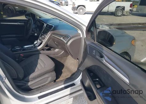 2014 Ford Fusion Se z USA, uszkodzony, nr VIN 3FA6P0H77ER123329